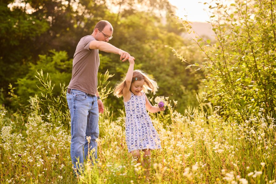 009-Raphaela-Schiller-Hundefotografie-Fotoshooting-mit-Hund-Familie-Rheinfelden-Loerrach-Basel-Familienfotograf