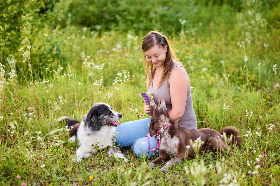 012-Raphaela-Schiller-Hundefotografie-Fotoshooting-mit-Hund-Familie-Rheinfelden-Loerrach-Basel-Familienfotograf